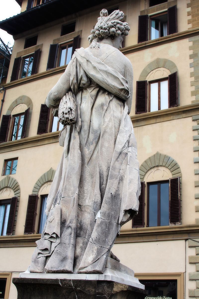 IMG_0923 florence santa trinita bridge back of summer IMG_0923 florence santa trinita bridge back of summer